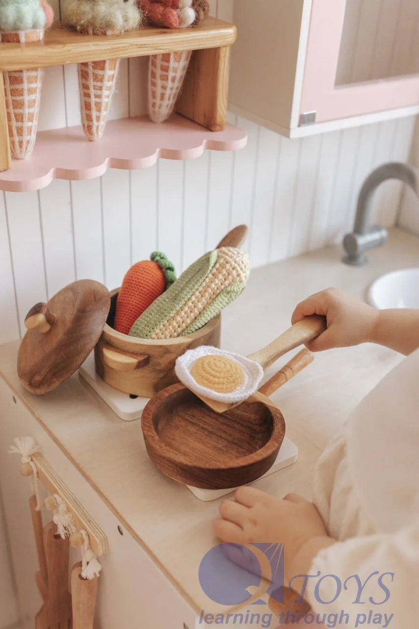 QToys Australia Mahogany Pan &  Pot Set