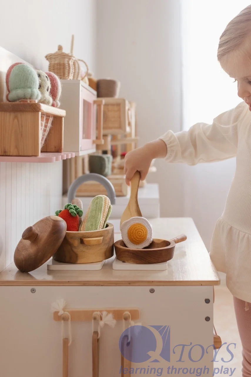 QToys Australia Mahogany Pan &  Pot Set